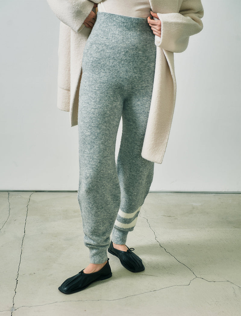 SEAMLESS JOGGER PANTS